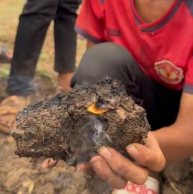 Thực hư mặt ruộng 'tự bốc cháy' kỳ lạ ở cánh đồng Gia Lai