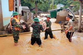 Thủ tướng: Cấp lương thực cho dân bị cô lập bởi bão số 3 nhanh nhất có thể