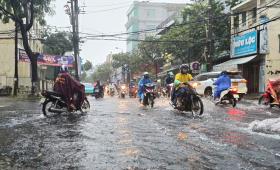 Đà Nẵng - Quảng Nam cho học sinh nghỉ học để tránh bão