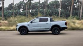  Ford Ranger trình làng phiên bản hybrid cắm sạc 