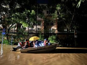 Đêm nay lũ trên sông Hồng tiếp tục lên nhanh, cảnh báo ngập lụt tại 24 xã, phường ở Yên Bái  第1张