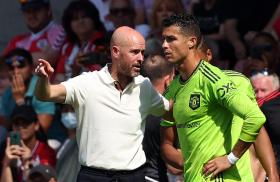 HLV Ten Hag gay gắt đáp trả Cristiano Ronaldo  第1张