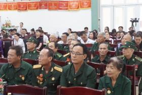  Thăm hỏi, tặng quà các thương binh nặng tại Thanh Hoá và Ninh Bình 