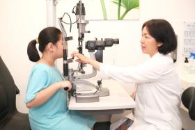 FV ứng dụng máy Myopia Master tích hợp AI để kiểm soát cận thị cho trẻ  第2张