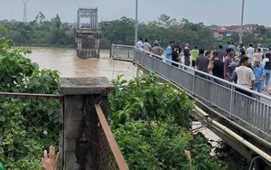 Cầu treo Sông Giăng ở Nghệ An gần 40 năm tuổi xuống cấp, người đi lại nơm nớp  第14张