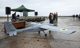 Ukraine 'huy động 120 UAV' tấn công kho đạn Nga  第1张