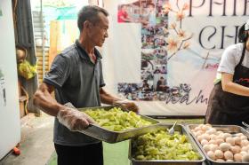 &quot;Bữa Cơm Yêu Thương&quot;: Tuổi trẻ chọn sẻ chia lòng nhân ái  第48张