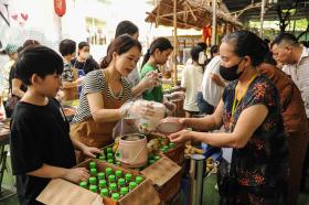 &quot;Bữa Cơm Yêu Thương&quot;: Tuổi trẻ chọn sẻ chia lòng nhân ái  第63张