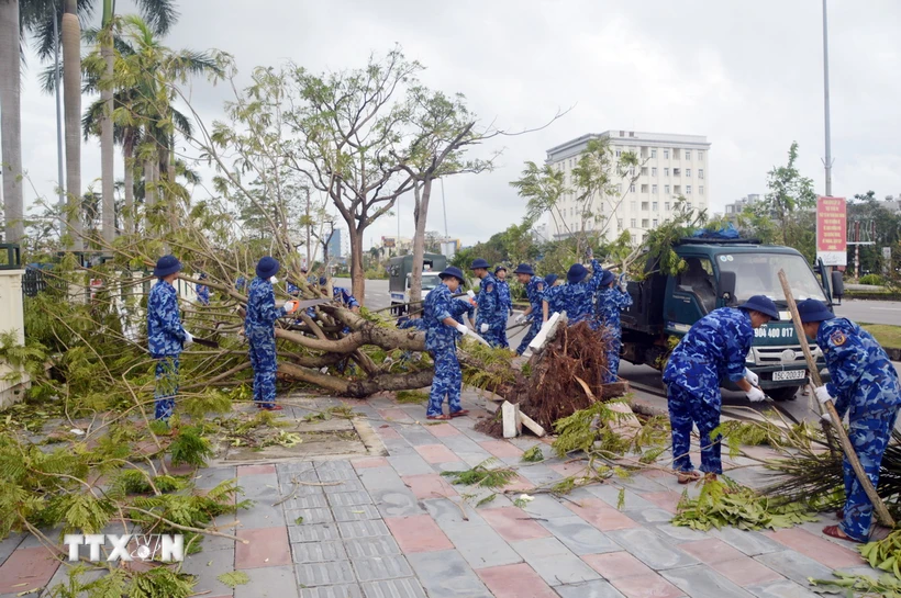  Ấm lòng trước tình quân dân thắm thiết trong siêu bão Yagi 