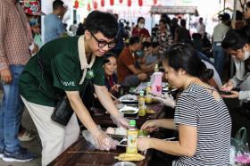 &quot;Bữa Cơm Yêu Thương&quot;: Tuổi trẻ chọn sẻ chia lòng nhân ái